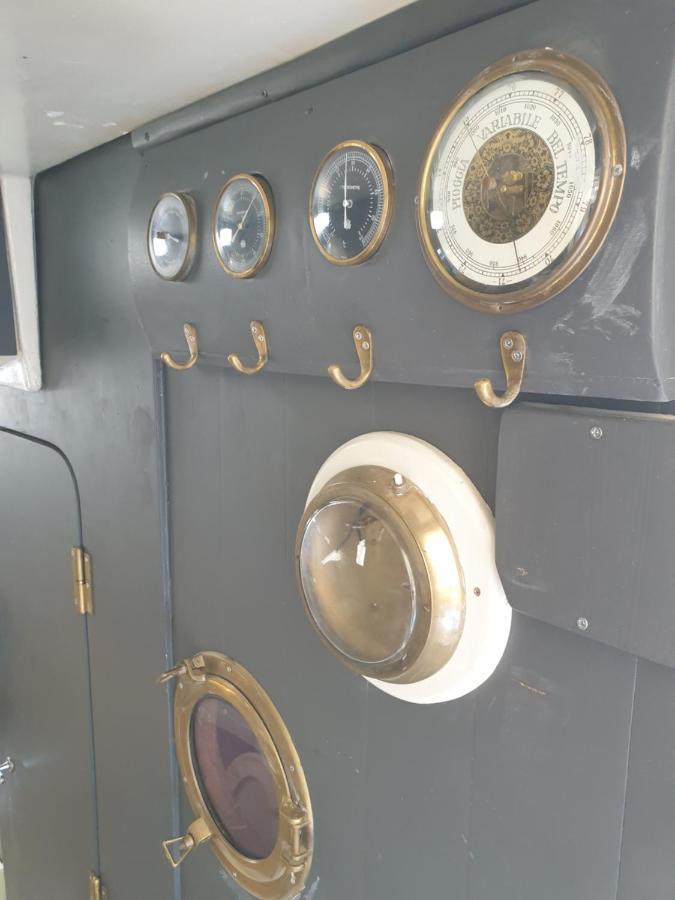 House Boat Hotel Торе дел Греко Екстериор снимка